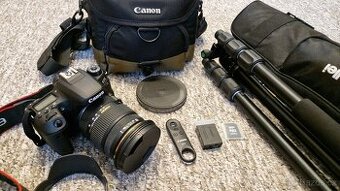 Zrcadlovka Canon EOS 77D - kompletní sada