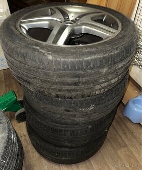 Elektrony Mercedes 4ks včetně pneumatik