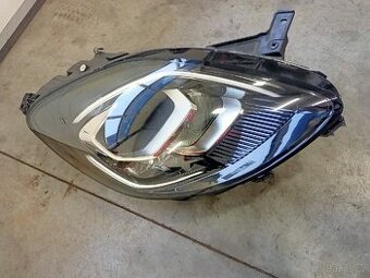 Pravý přední světlomet Ford Puma