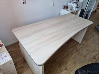 Jasanový masivní pracovní stůl
