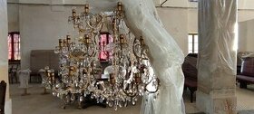 Prodám unikátní zámecký lustr, stáří 100 let, výška 220 cm.L