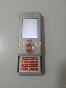 Sony Ericsson W580i - 1