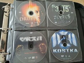 Sbírka originálních filmů na DVD 131 ks včetně tašky na DVD