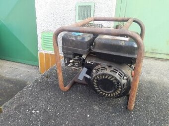 4 takt motor v rámu