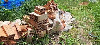 cihly dvoudíráky a 4díraky