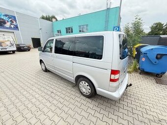 VW multivan T5 2.5 TDI rok 2008
