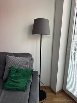 Stojací lampa IKEA - šedá