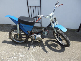 Jawa 50 Pionýr upravený do terénu.