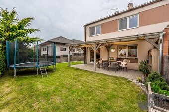 Krajní řadový dům 4+kk, 110 m2 - Kosmonosy - Horní Stakory