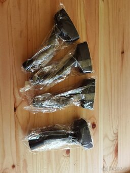 4 ks Držák na dětskou kytaru nebo ukulele (na stěnu)