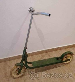 Retro koloběžka s brzdou