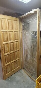 80 Vchodové dveře z masivu
