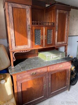 Starožitná komoda - 1