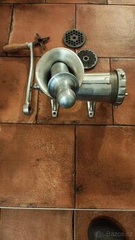 Mlýnek na maso Porkert 32