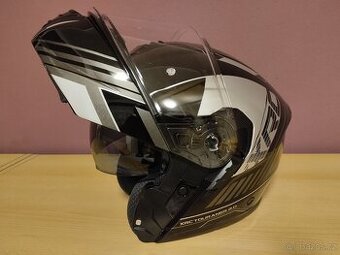 VYKLÁPĚCÍ  HELMA - XRC