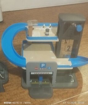 Dřevěná garáž s myčkou