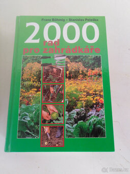 Kniha 2000 rad pro zahrádkáře.