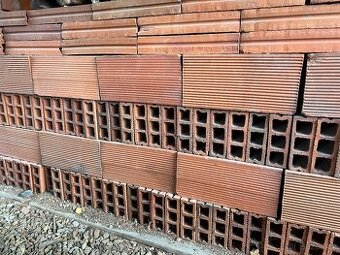 Duté cihly příčkovky