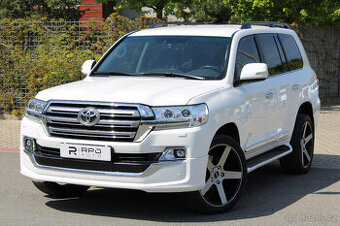 Toyota Land Cruiser 200 4.5 D4-D V8 / 69.850 km / 183kW