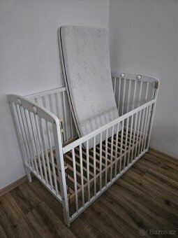 Dětská postýlka 60x120 + traumeland matrace, chránič, prostě