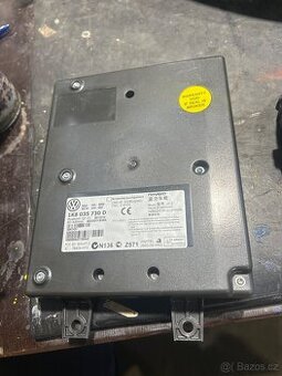 Jednotka 1K8 035 730 D