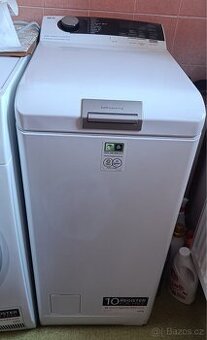 Pračka AEG LTX7E272Cz  vrchem plněná pračka