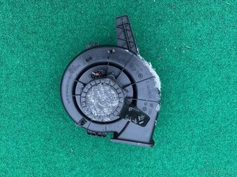 6R1819015A motorek topení Škoda Rapid, Fabia3