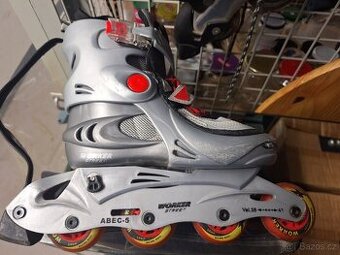 Prodám nastavitelné kolečkové brusle vel. 38-41