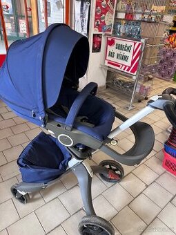 Prodám plné funkční kočárek Stokke