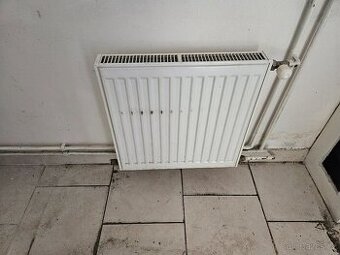 Radiátor na vodu menší 2 ks