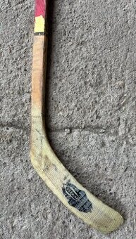 Hokejka Titan 4020 - pravá