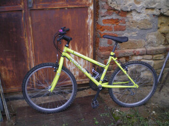 Dětské juniorské kolo - střední velikost. Možno i výměnou