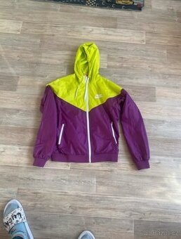 Vetrovka nike