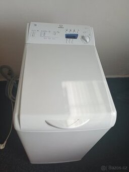 Vrchem Plněna Pračka Indesit 5 KG