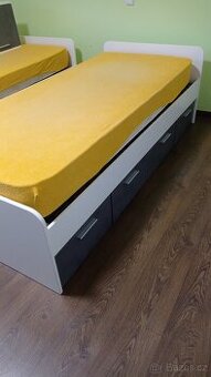 2 postele se zásuvkami 90x200