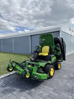 Rotační žací stroj John Deere 1570 - 1