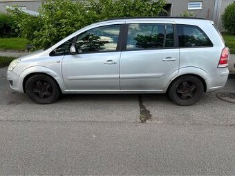 Opel Zafira B 1.8 16V 103 kw r.v.2008 k opravě