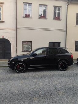 Porsche cayenne GTS