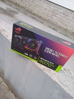 ASUS ROG STRIX GeForce RTX 4070 Ti O12G + Záruka