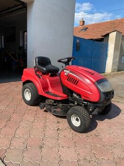 Zahradní traktůrek MTD