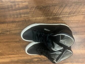Guess tenisky