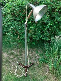 Ateliérová lampa, teleskopická