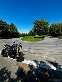 Triumph speed triple R
