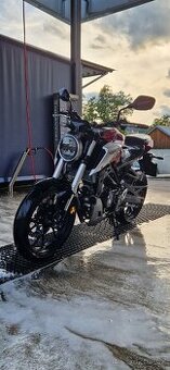 Honda cb125r