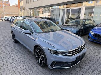 VW Passat GTE Variant 1.4 TSI 160kW DSG - záruka Autodraft