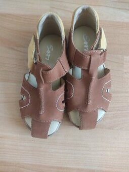 Kožené  sandály  Essi v. 28