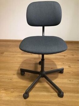 Otočné křeslo Ikea Bleckberget