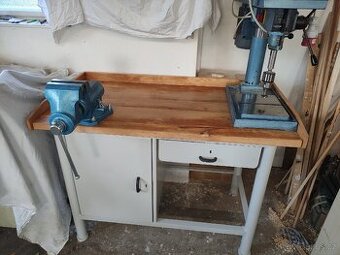 Bytelný pracovní ponk