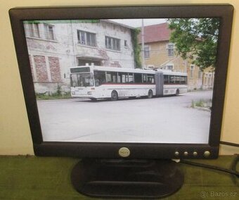 Malý LCD monitor DELL 15 palců, 4:3, 1024x768