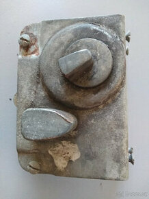 Prodám na Tatra 603 zámok dveří do dveří